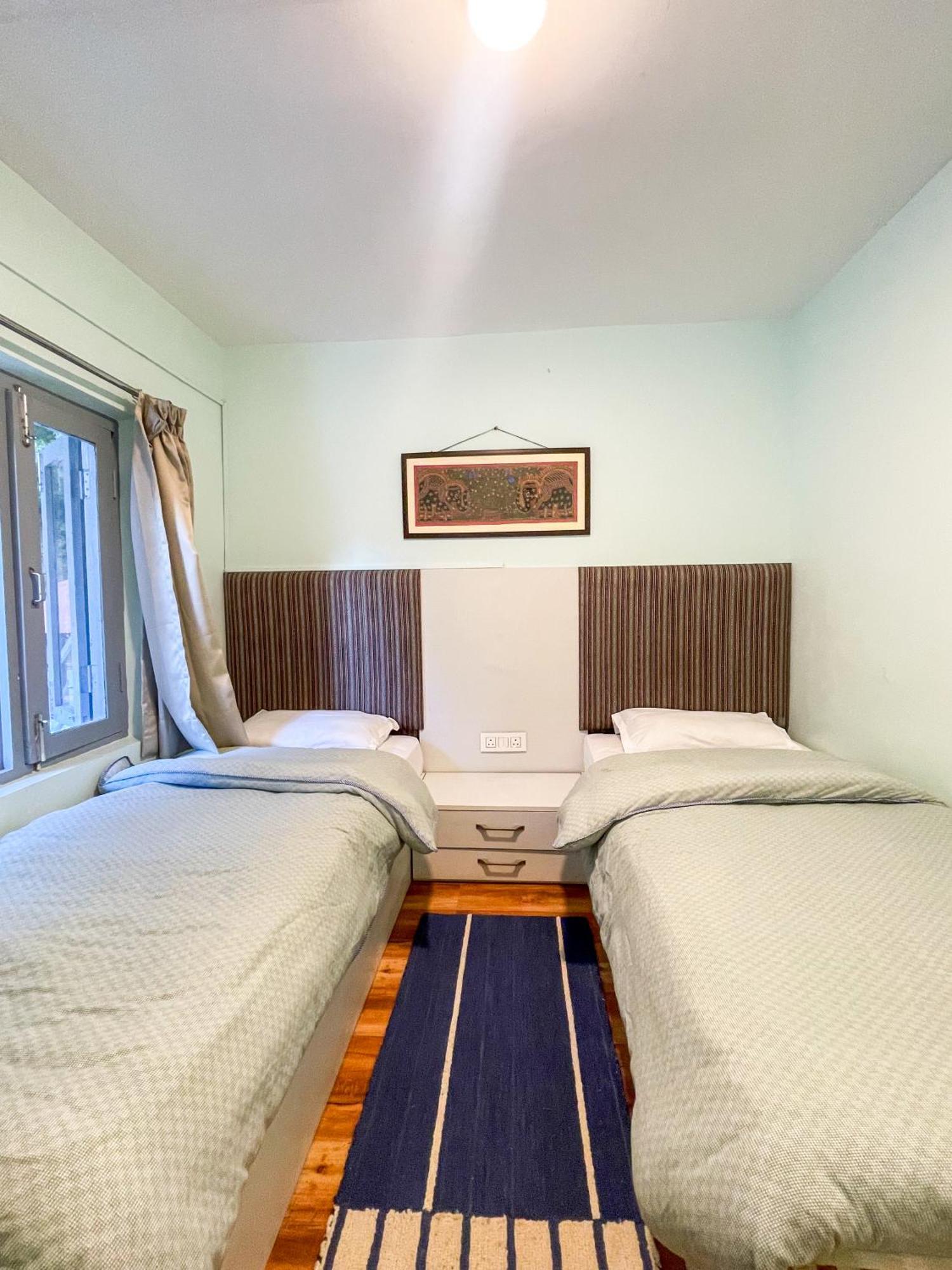 Eevolve Dharamkot - An Eco Hostel McLeod Ganj Esterno foto