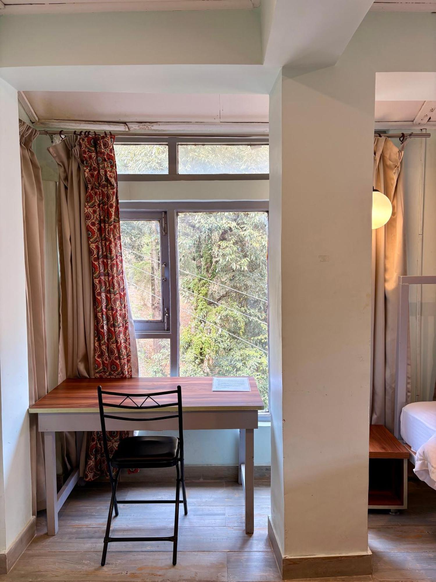 Eevolve Dharamkot - An Eco Hostel McLeod Ganj Esterno foto